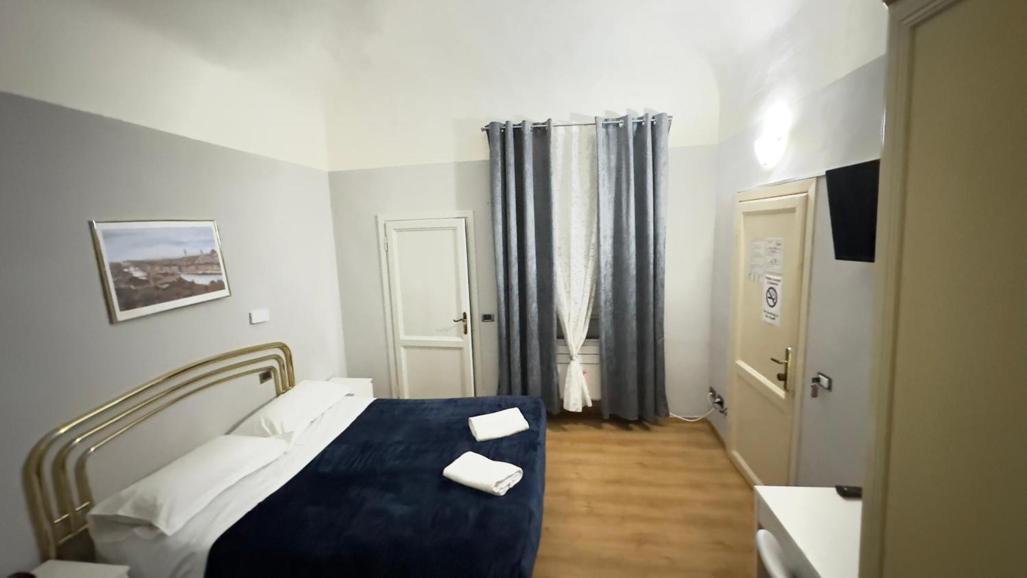 Piccolo Hotel Con Access Ztl !!! Nel Centro Storico Di Firenze !!! Екстер'єр фото