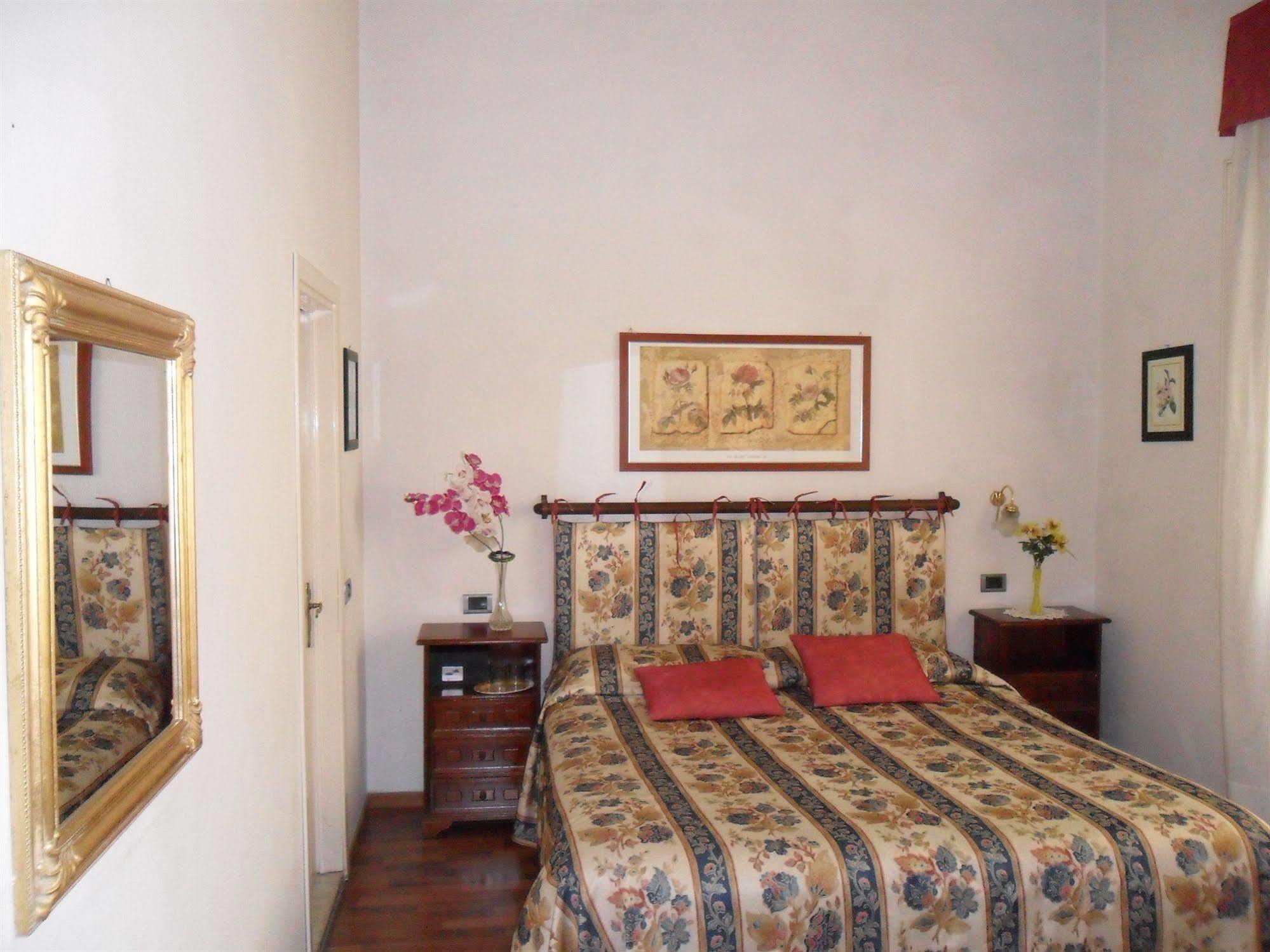 Piccolo Hotel Con Access Ztl !!! Nel Centro Storico Di Firenze !!! Екстер'єр фото
