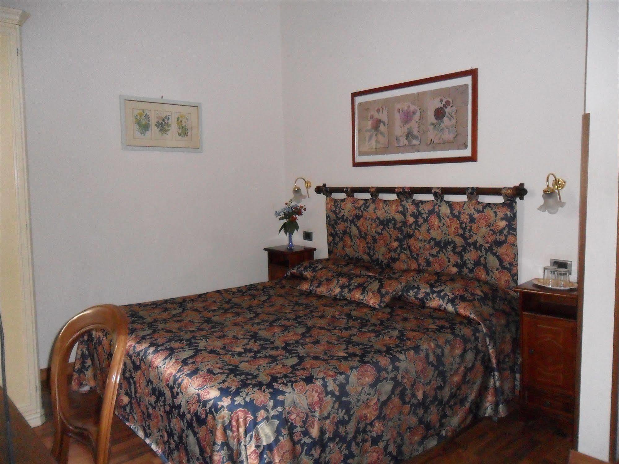 Piccolo Hotel Con Access Ztl !!! Nel Centro Storico Di Firenze !!! Екстер'єр фото